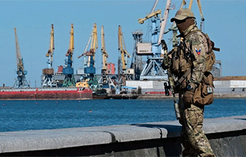ВСУ разгромили ракетами московитских военных в порту Бердянска