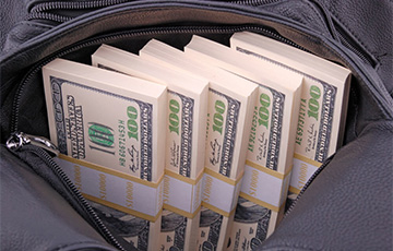 «Кража века»: беларус вывел для приятеля 74 000 рублей за «крипту» и ушел с деньгами через другой вход банка
