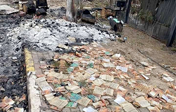 В Ирпене русские оккупанты порвали и сожгли сотни Библий