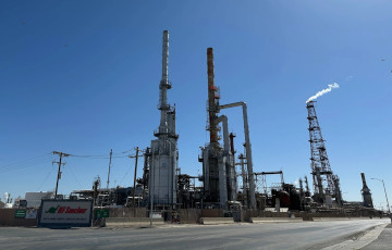 В США взорвался крупнейший нефтезавод Нью-Мексико