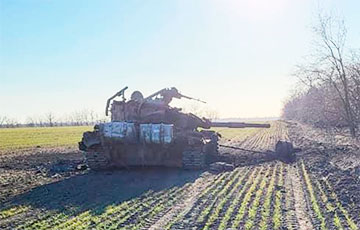 Украинские военные захватили московитский танк «Владимир»
