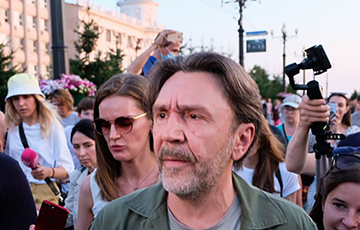 Сергей Шнуров встретился с протестующими в Хабаровске