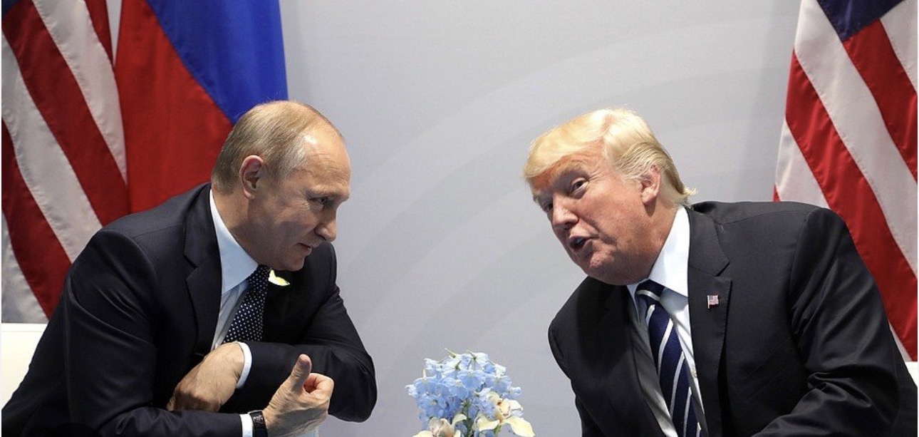 Axios: команда Трампа обсуждает с Москвой новый мирный план по Украине