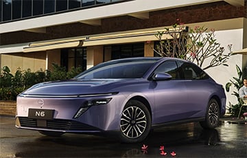 Nissan вывел на рынок стильный семейный седан за $15 500