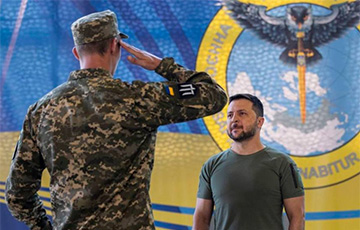Президент Украины наградил бойцов полка Калиновского