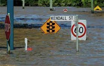 Австралия пострадала от наводнения, которое случается раз в 100 лет