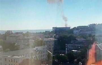 Мощный взрыв в Севастополе: по штабу Черноморского флота  РФ ударили беспилотником