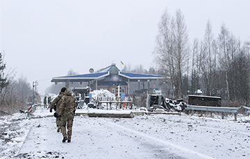 Рвы, ежи и мины: как сейчас выглядит граница Беларуси с Украиной