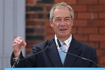 Лидер партии Reform UK Фарадж покинет парламент из-за подарка в 5 млн фунтов