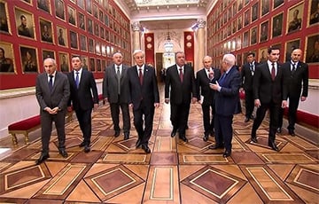 Неудивительно, что Путин повел вождей СНГ в Эрмитаж