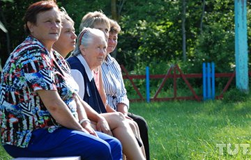 Жены белорусских дипломатов тоже попали в пенсионную ловушку