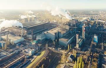 В московитском Липецке после взрывов горит крупнейший металлургический комбинат