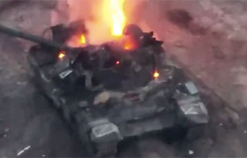 Горят московитские танки, которые пытались прорваться из Изюма