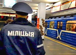Пьяный пассажир устроил дебош в минском метро