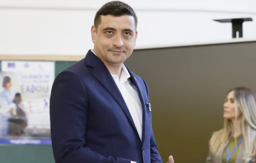 Кто такой Джордж Симион, победивший в первом туре выборов в Румынии