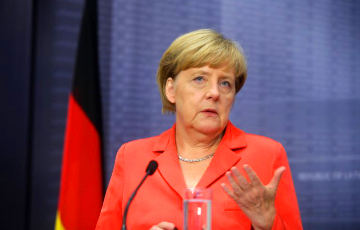 Текст исторической речи Меркель: Настало время для новой главы