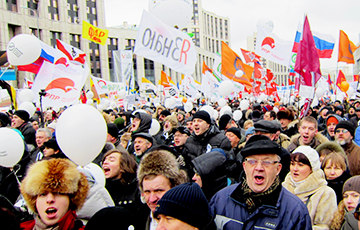 Женщины России вышли на «Марш материнского гнева»: прямая трансляция