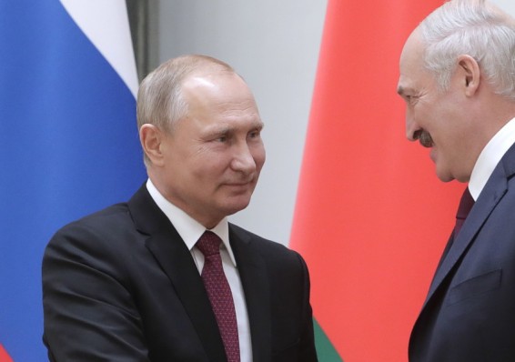 Кремль прокомментировал спор Лукашенко с Путиным