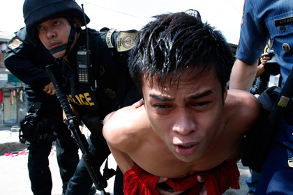Филиппинскую полицию уличили в использовании «пыточной рулетки»