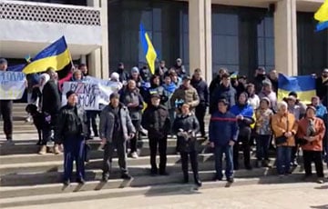 В оккупированном Энергодаре жители города спели гимн Украины