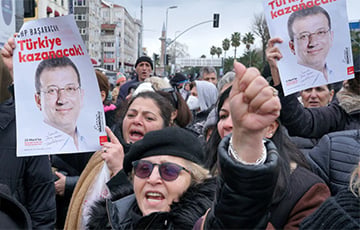В Стамбуле прошел огромный митинг против ареста оппонента Эрдогана