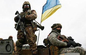 Украинские бойцы под Киевом оттесняют врага в сторону России