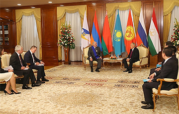 Лукашенко встретился с Назарбаевым впервые после его отставки: «Решение ваше мудрое»
