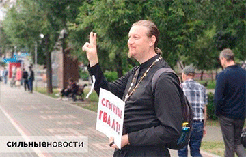 Гомельский священник: Диктаторы-побратимы запустили свои синие пальцы и в Церковь Христову