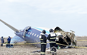 Крушение самолета Embraer 190: Зеленский поручил украинской разведке передать данные партнерам