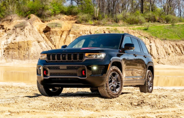 Jeep представил новые мощные внедорожники