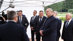 «Отечество в опасности»: Лукашенко рассказал о готовящемся на Западе вторжении в Беларусь
