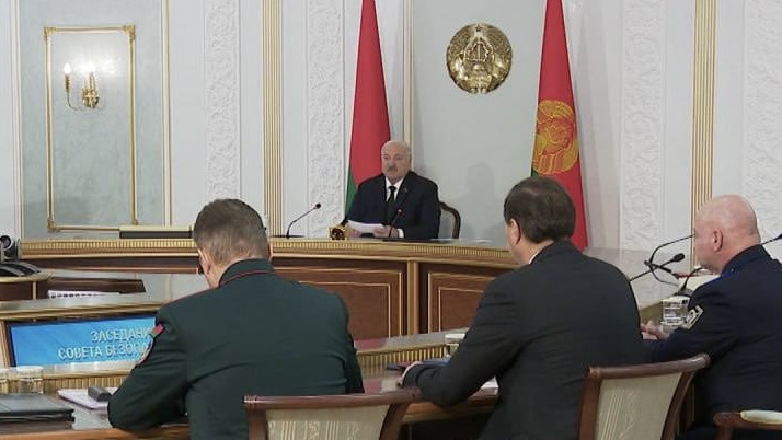 Лукашенко: Беларусь готовится к войне, чтобы ее не было