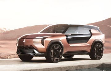 Mitsubishi рассекретила кроссовер с двухспальной кроватью в прицепе