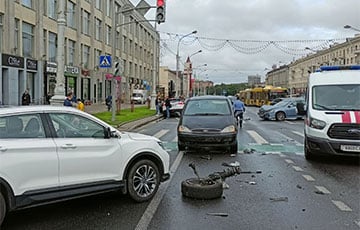 Сразу шесть машин попали в ДТП и устроили затор в центре Минска