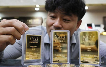 Золото рекордно подорожало на новостях из Китая