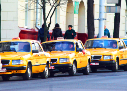 Таксисты поднимают тарифы