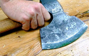 В Варшавском университете мужчина с топором напал на людей