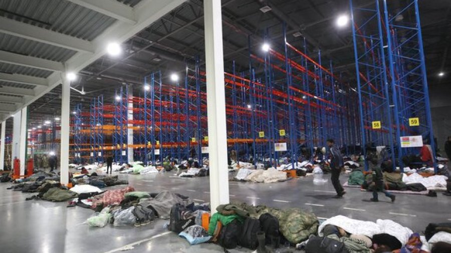 Содержание мигрантов в логистическом центре обходится в 20 тысяч евро в сутки