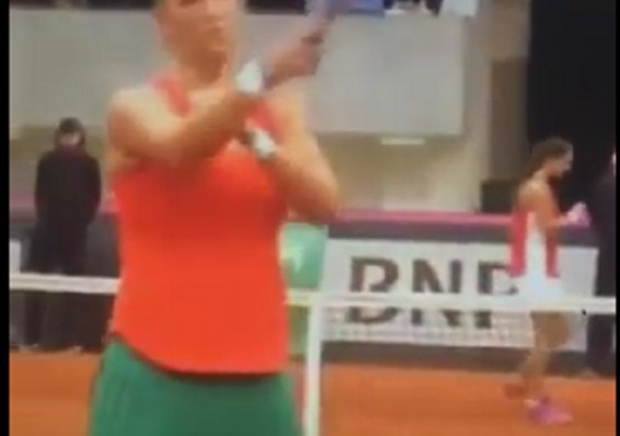 ITF оштрафовала Викторию Азаренко за неприличный жест