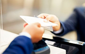 Московит показал в аэропорту Минска «паспорт» и получил три месяца ареста