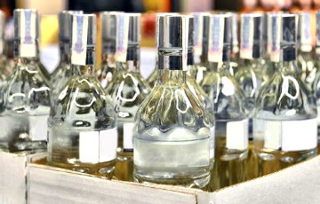 Могилевские таможенники конфисковали две тысячи бутылок водки из РФ