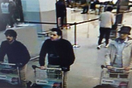 Появилось фото предполагаемых исполнителей теракта в аэропорту Брюсселя