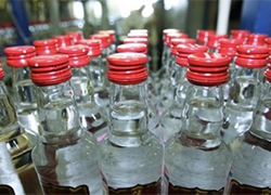 Житель Барановичей украл 20 бутылок водки и успел выпить их до задержания