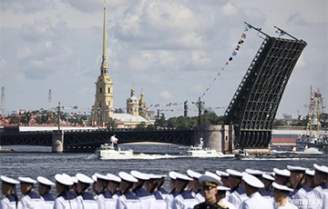 В Петербурге отменили главный военно-морской парад Путина