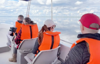 Видео «плывущих по облакам» беларусов собрало сотни тысяч просмотров