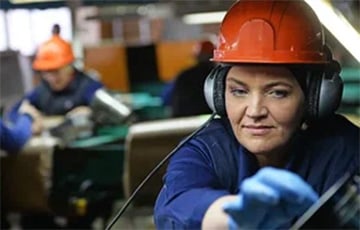 В каких сферах в Беларуси работает больше всего женщин