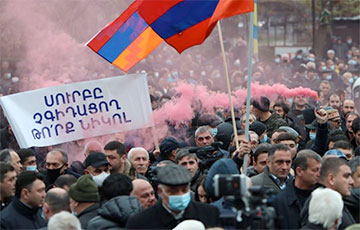 Армянская оппозиция призвала к общенациональной забастовке