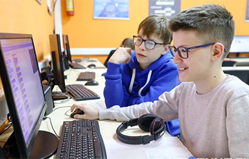 Беларусским школьникам разрешат пользоваться нейросетями на уроках