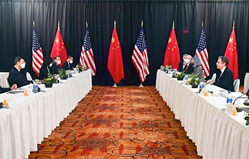 США и Китай начали переговоры на Аляске