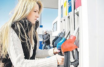 В половине российских регионов взлетела цена на бензин